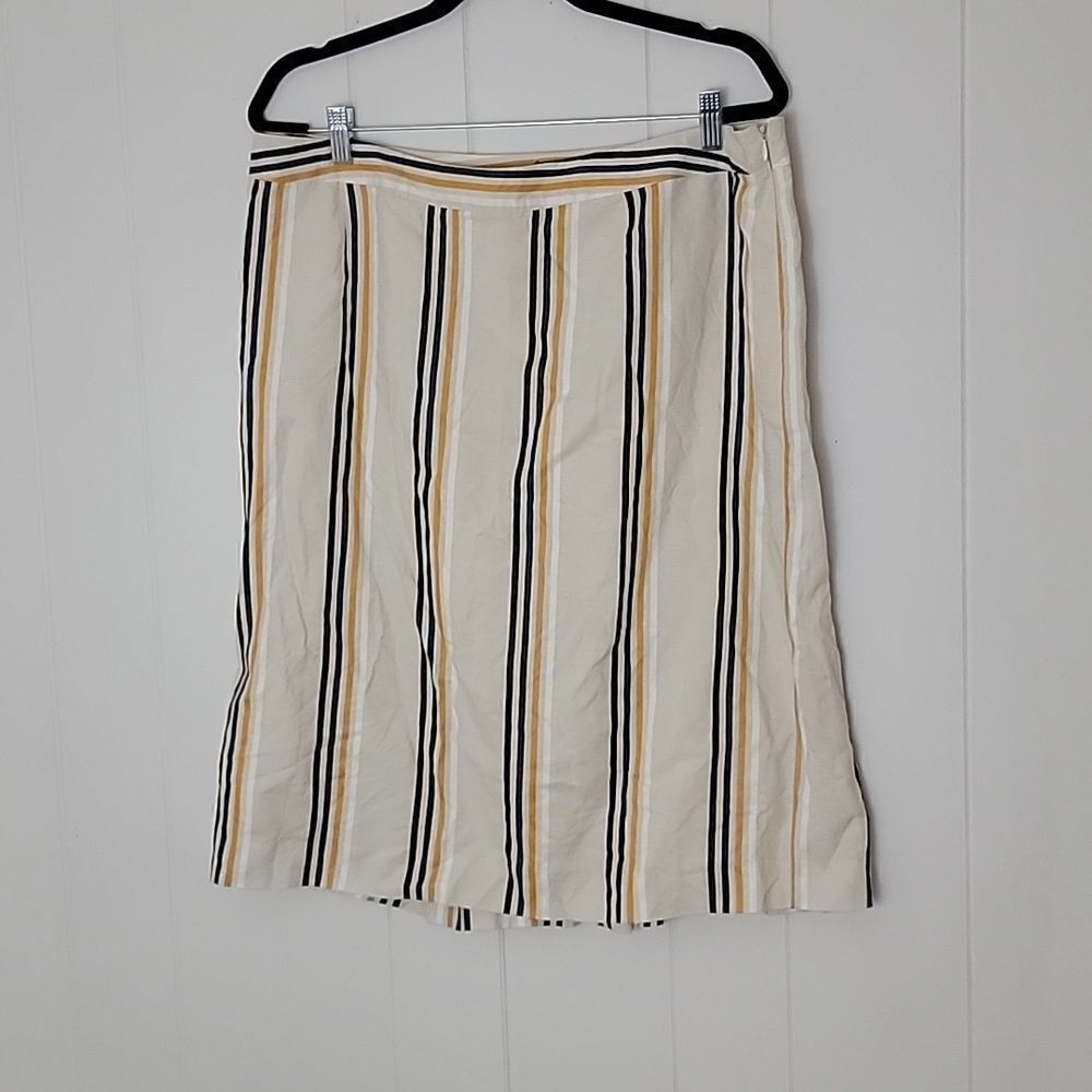 Knee length stripe skirt